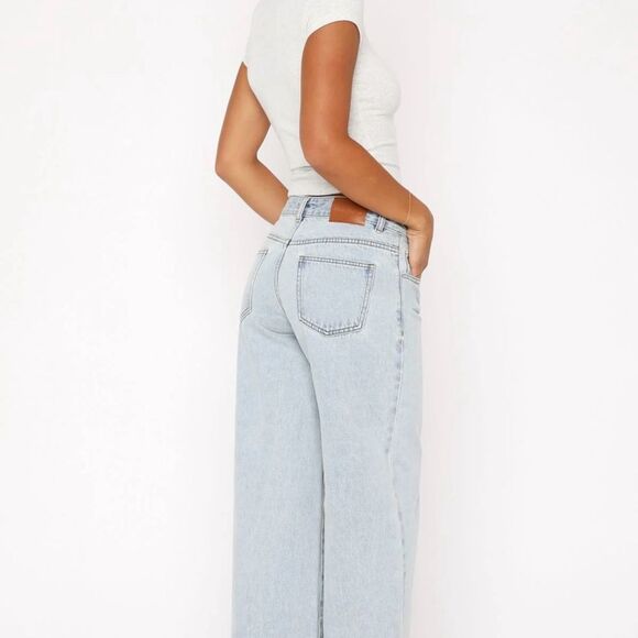White Fox Summer Mid Rise Wide Leg Jeans in Glacier - Picture 3 of 6